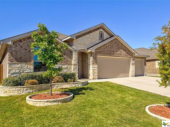 2nd image of 470 Meadow Wind