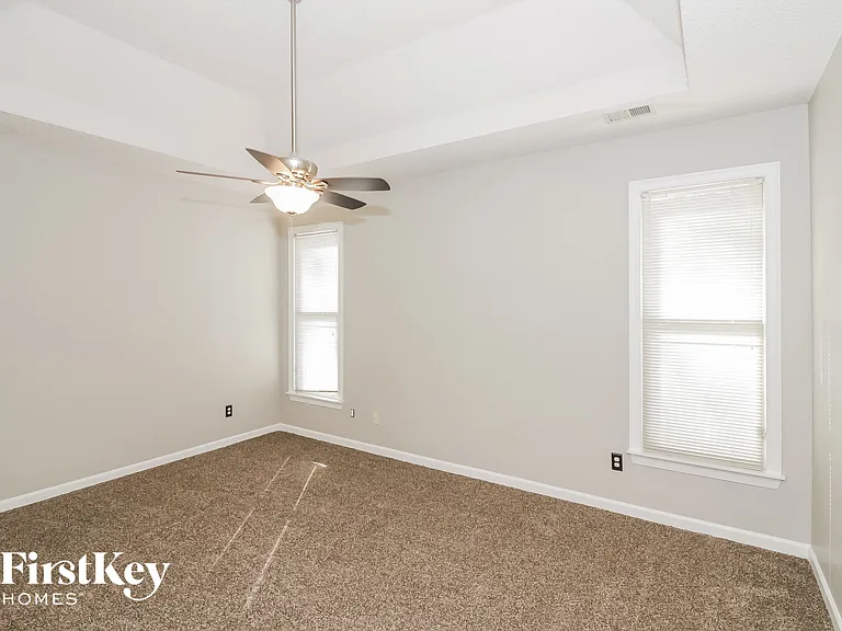 719 Gable Ln — Photo 7