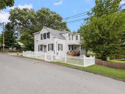 9 Park St, North Providence, RI, 02904