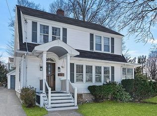 17 Charlotte Rd, Waltham, MA 02453