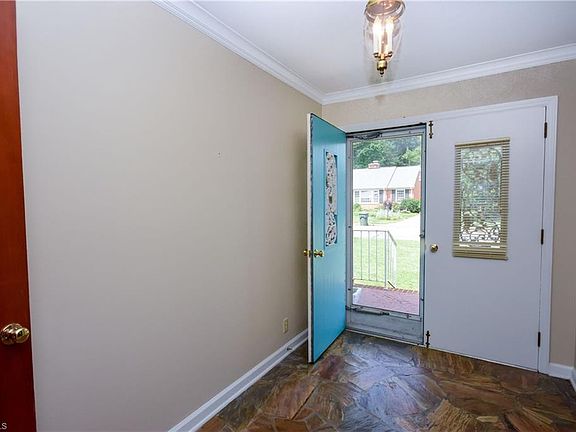 3rd image of 2901 Northampton Dr