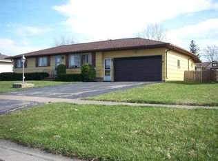 6 Lucena Dr, Rochester, NY 14606