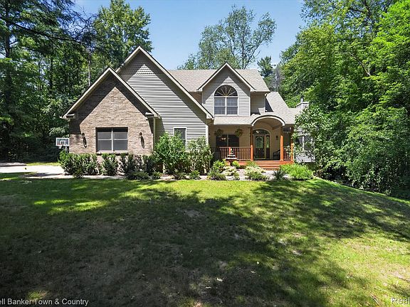 2nd image of 3217 Pineview Trl