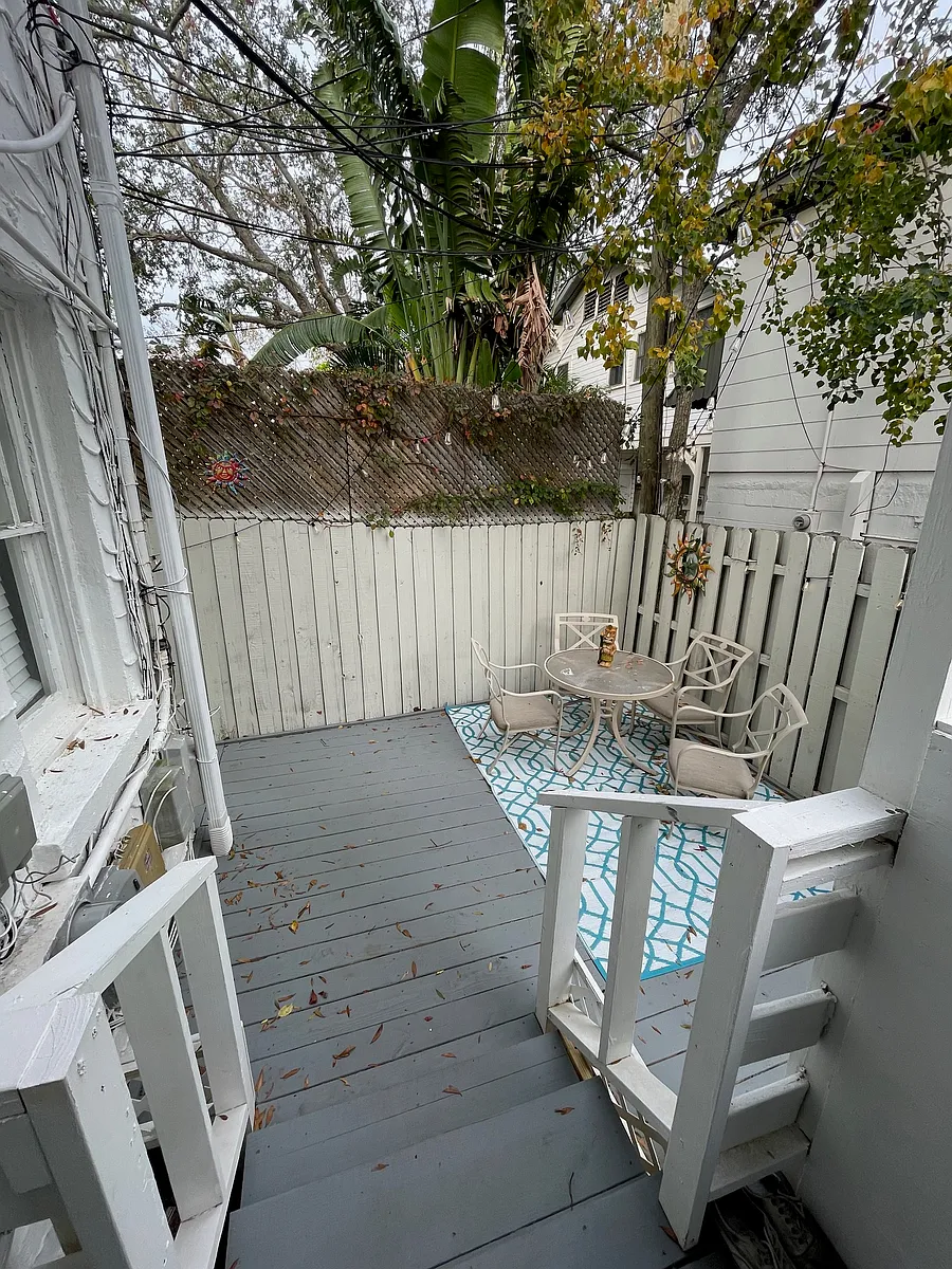 Building Photo - 415 10th Ave NE #2B