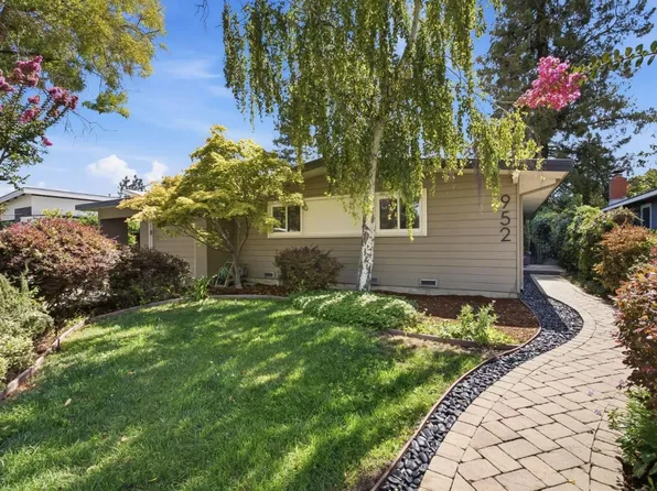 952 Dennis Dr, Palo Alto, CA 94303