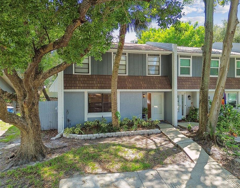 1st image of 1237 Abbey Crescent Ln
