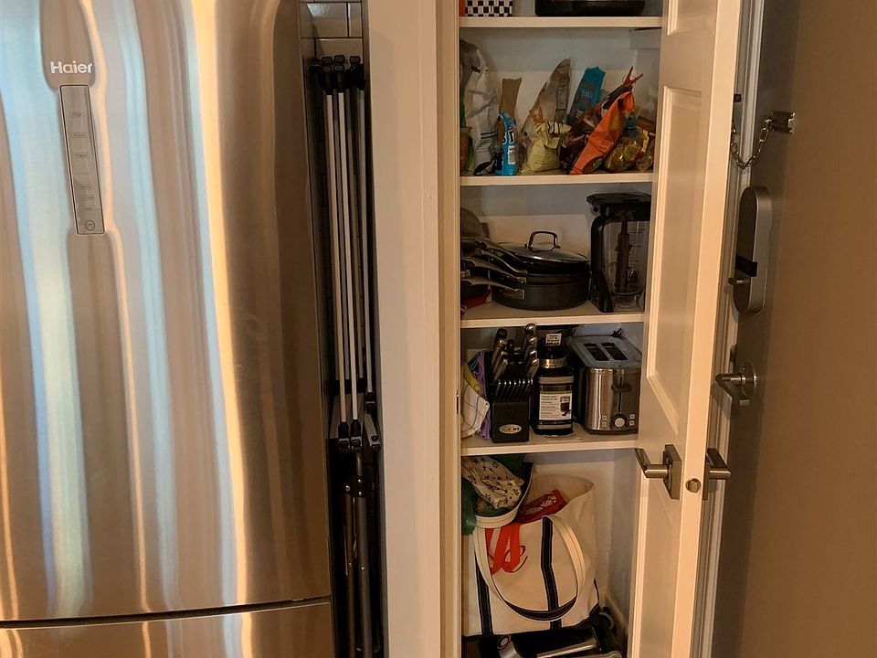 827-302 Pantry