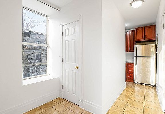 5th image of 3680 Broadway #2