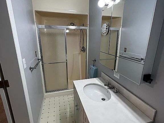 4th image of 715 Williams Dr