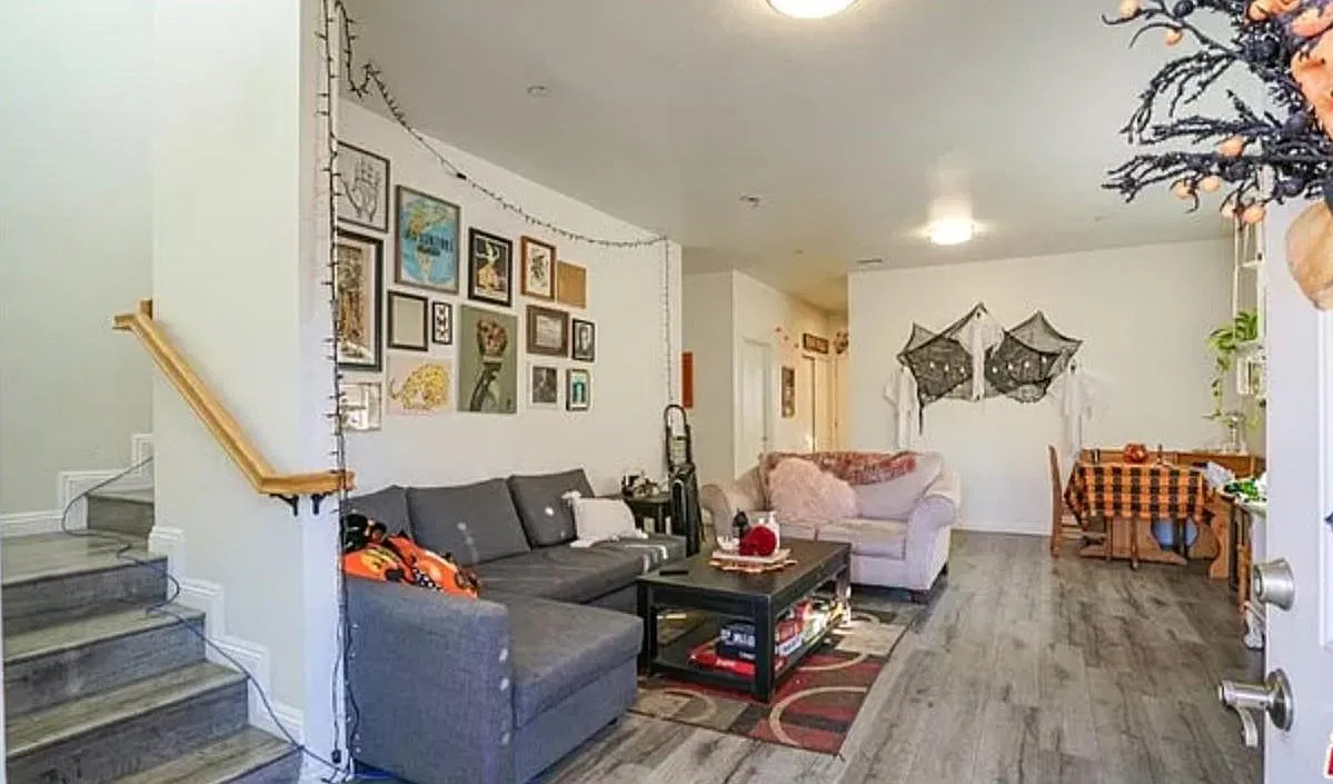 10374 Marion Ave — Photo 2
