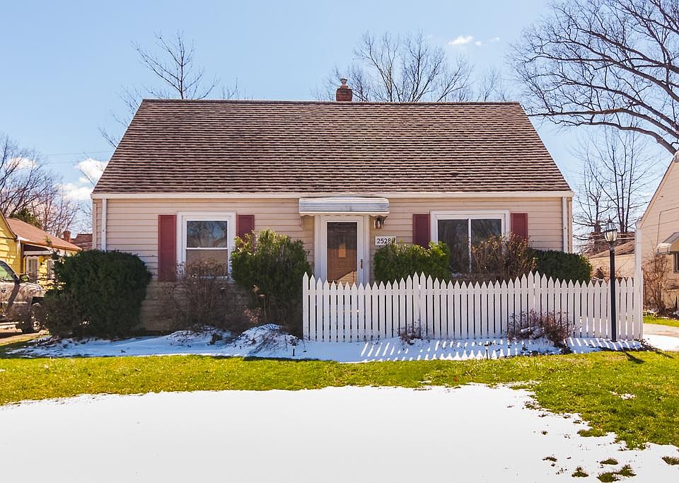 1st image of 25280 Richards Ave