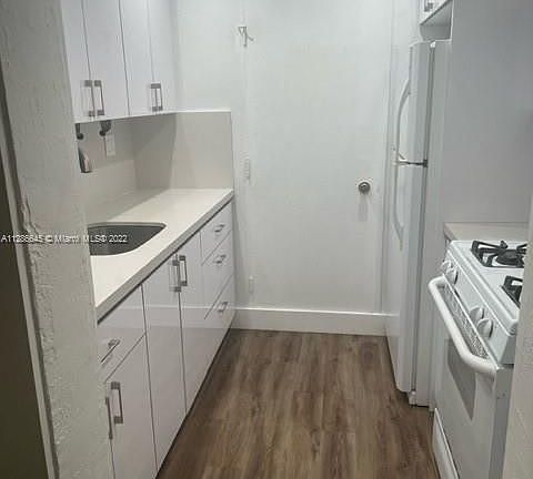 5th image of 1205 Mariposa Ave APT 405