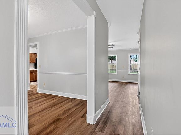 2nd image of 514 Creek View Dr