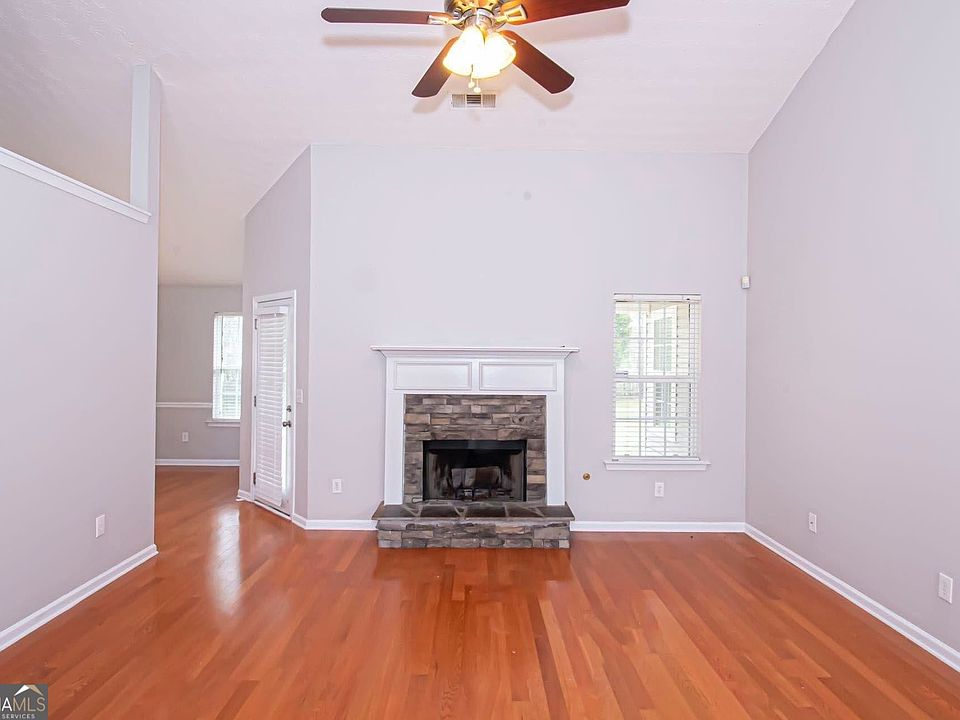 2nd image of 5395 Yellow Pine Dr