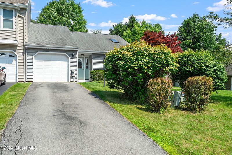 4th image of 2 Westchester Court