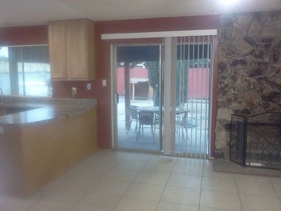 2nd image of 7100 Avenida La Costa NE