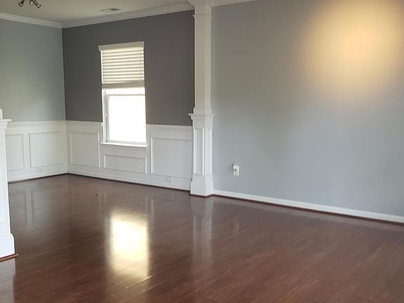 3rd image of 2834 Old House Cres