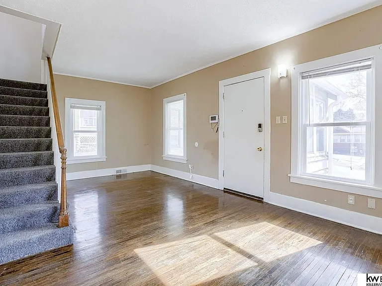 4542 Franklin St — Photo 3