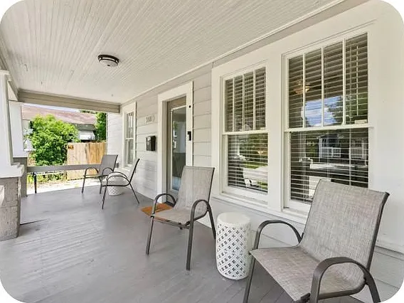 2 bed, 1.0 bath, 1443 sqft, $5,200 — Photo 2