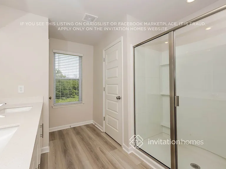 1016 Legacy Ct — Photo 12