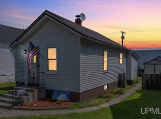 524 N 18th St, Escanaba, MI 49829