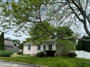 2 Cliff Ter, Newport, RI 02840