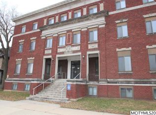 2 S Adams Ave, Mason City, IA 50401
