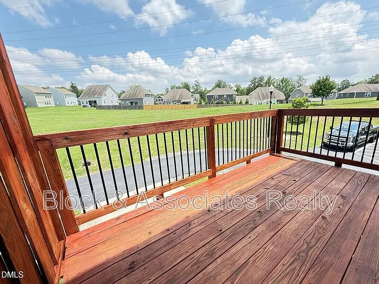 537 Austin View Blvd — Photo 37