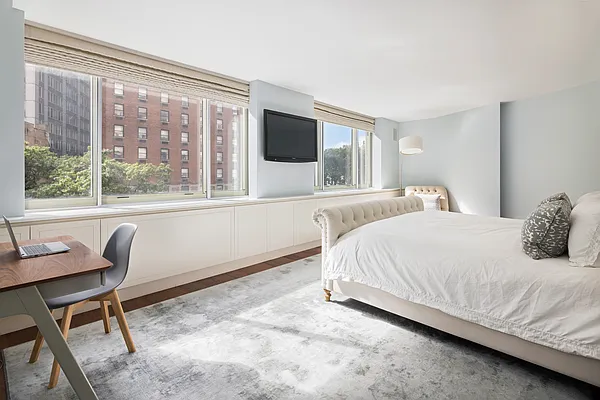 Sold by Douglas Elliman | media 19