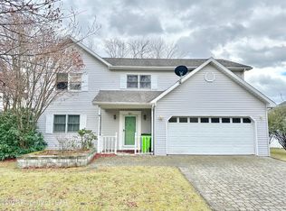 270 Fairwood Blvd, Mountain Top, PA 18707