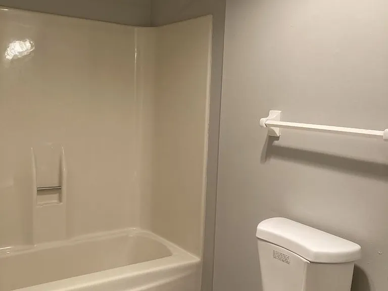 Hillcrest Avenue Apartments — Photo 11
