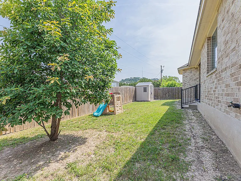 207 Christopher Dr — Photo 9