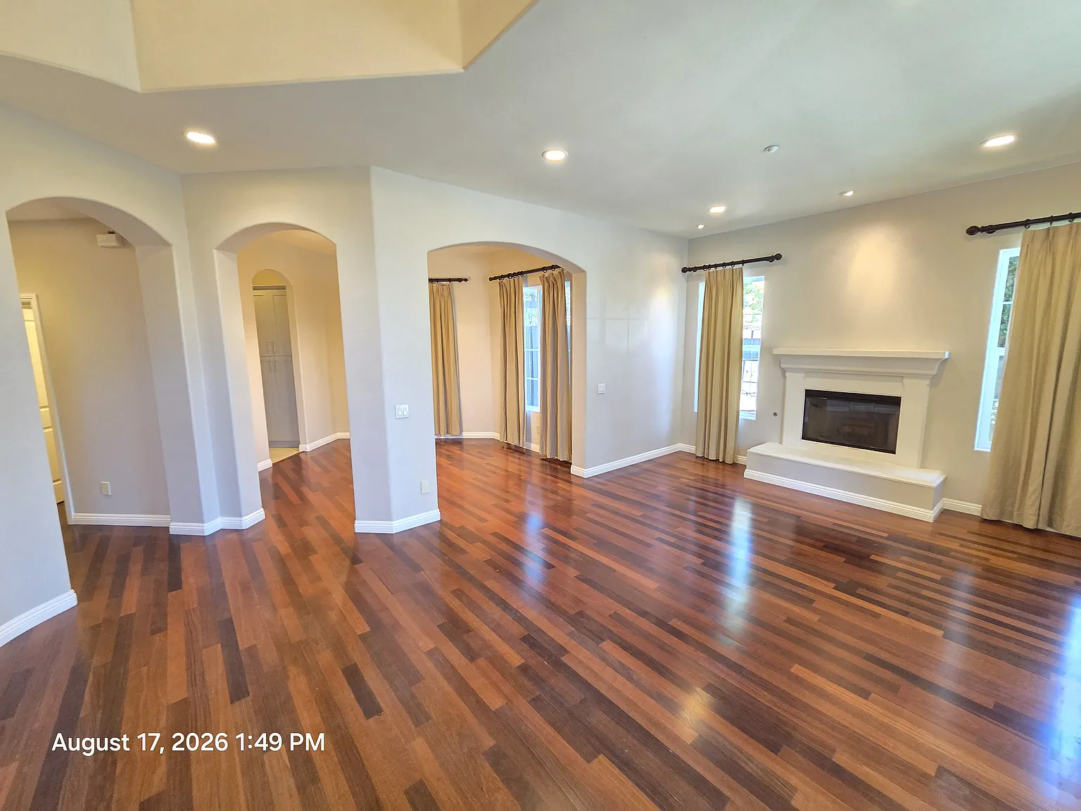 4 bed, 2.5 bath, 2600 sqft, $6,350 — Photo 3