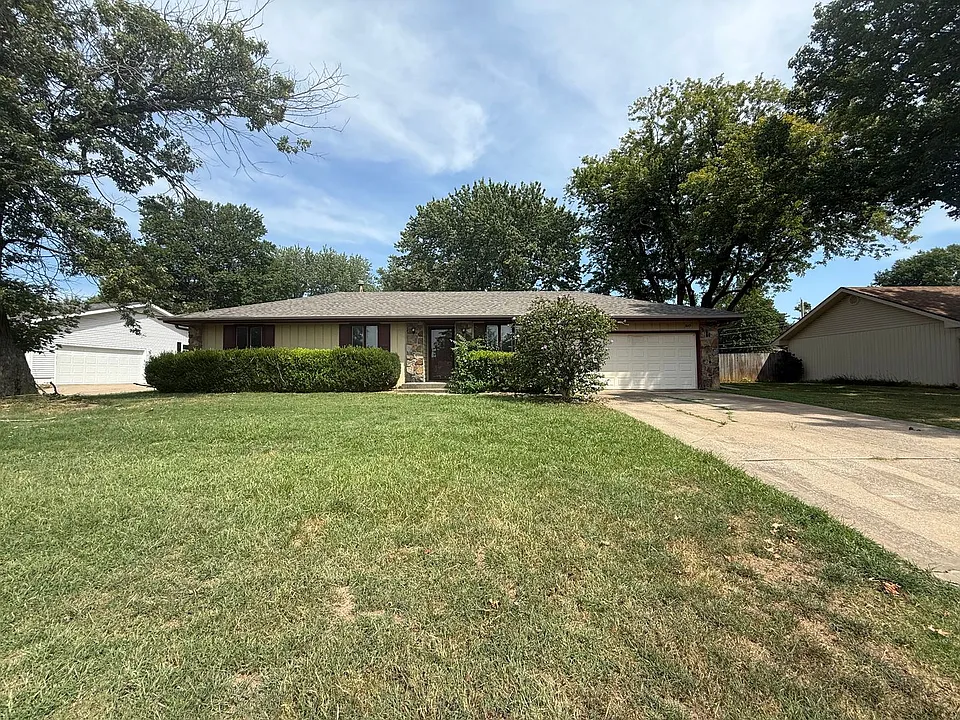 3845 W Glenwood St