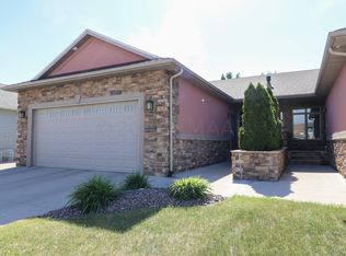 4447 53rd St S, Fargo, ND 58104