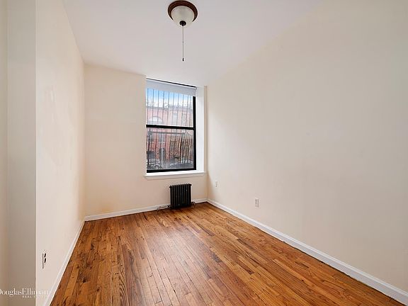 2nd image of 364 W 116th St APT 1A