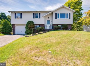 620 Lyman Ave, Womelsdorf, PA