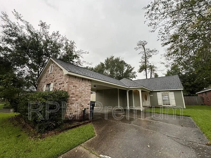 532 Fawn Lake Dr