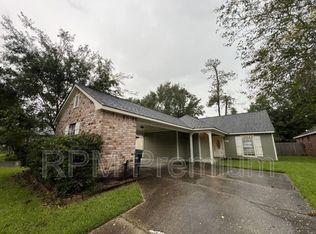 532 Fawn Lake Dr, Baton Rouge, LA 70816