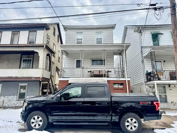 1542 Pulaski Ave, Coal Township, PA 17866