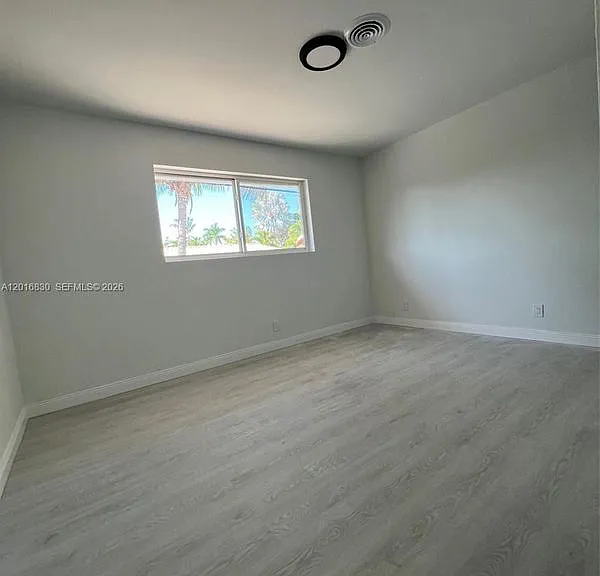 1831 NE 56th St #4 — Photo 7