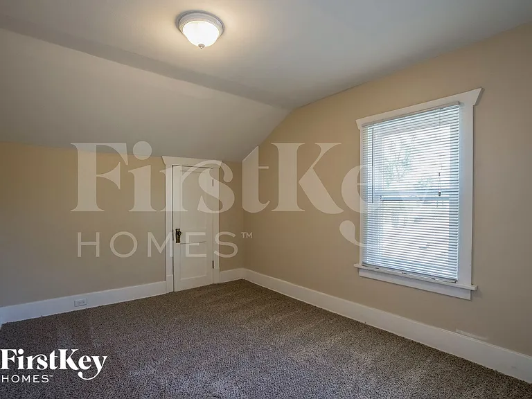 1217 Hickory St — Photo 11