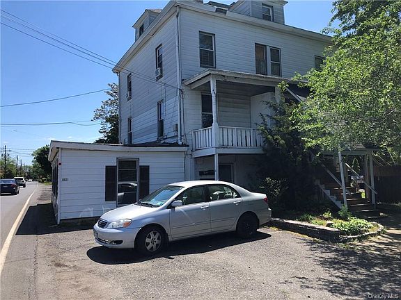 2nd image of 119 E Railroad Ave