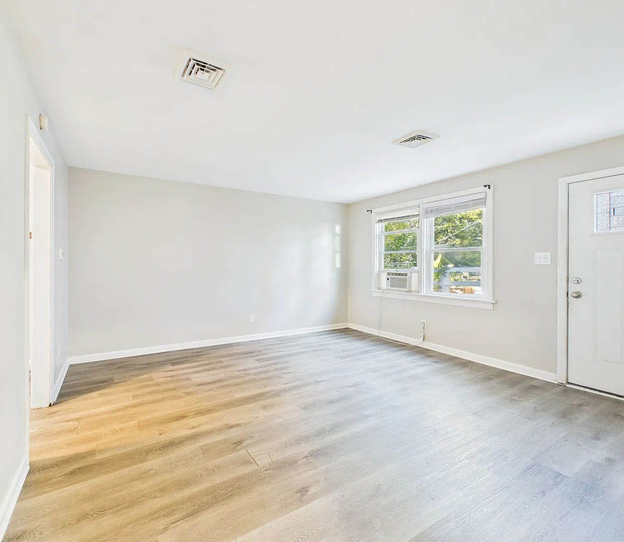 2 bed, 1.0 bath, 700 sqft, $995 — Photo 4