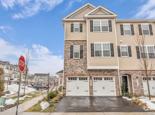 901 Arose Ln, Middletown, NJ 07748