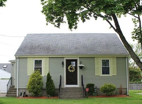 2nd image of 51 Prairie Ave
