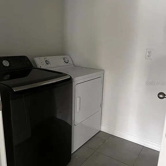 521 Nicken Grv — Photo 14
