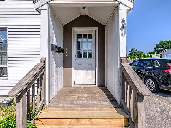 3rd image of 533 Washington Ave APT 2