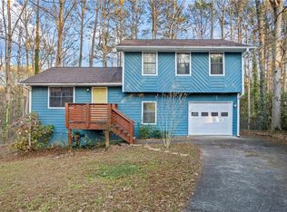 2220 Davis Oaks Ct, Stone Mountain, GA 30087