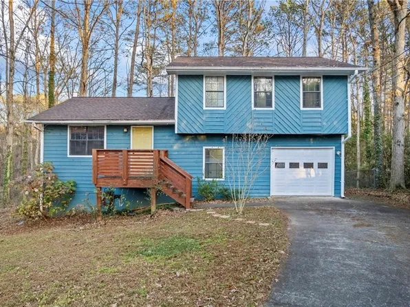 2220 Davis Oaks Ct, Stone Mountain, GA 30087